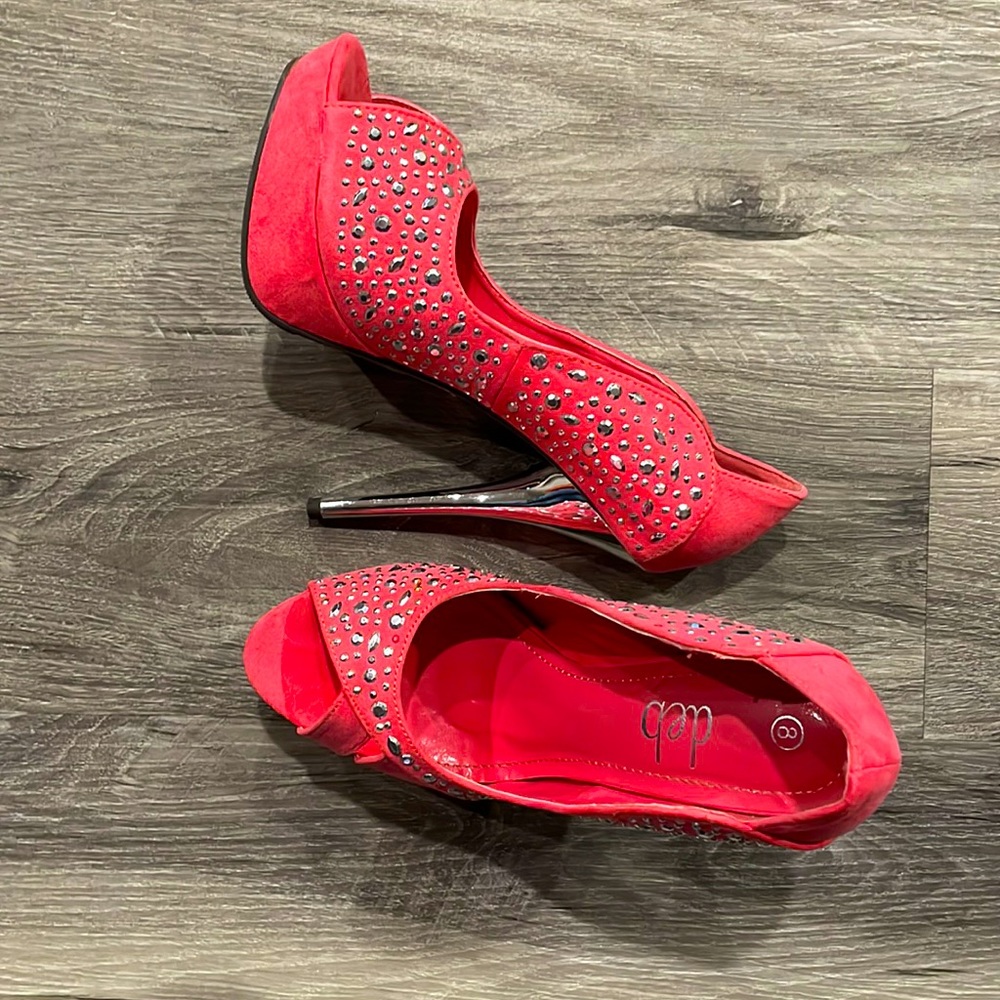 Cute coral pink peep toe heels made for Wednesdays!